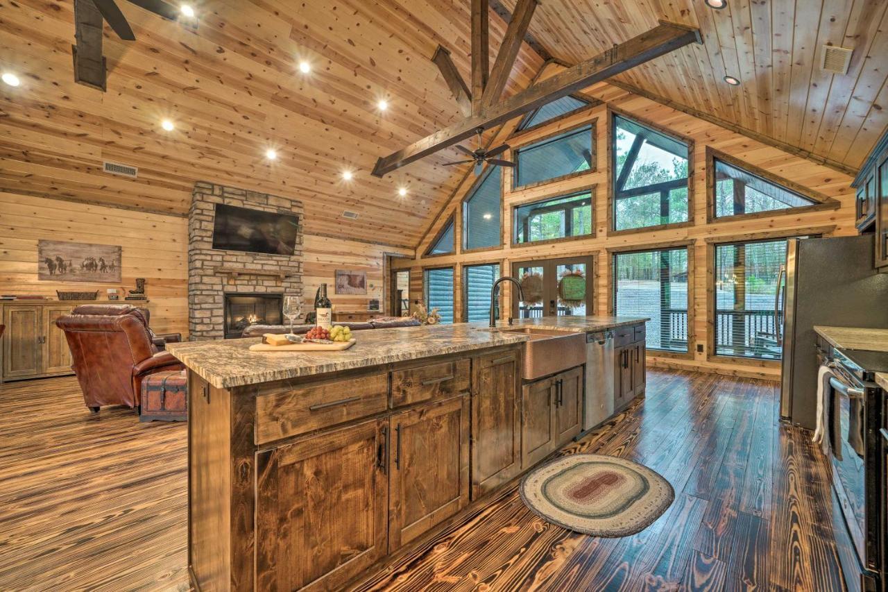 Broken Bow Cabin Deck With Hot Tub And Pool Table! Exterior photo