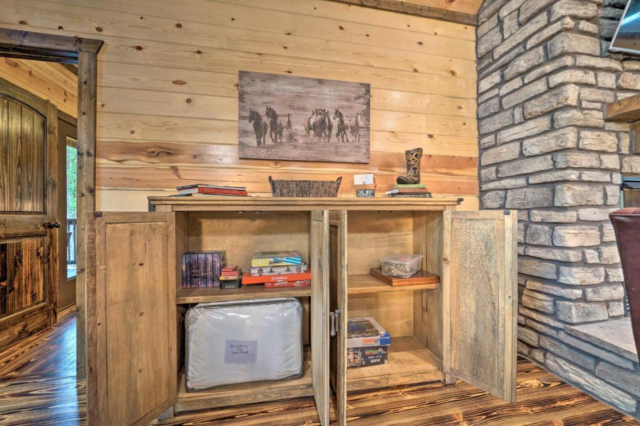 Broken Bow Cabin Deck With Hot Tub And Pool Table! Exterior photo